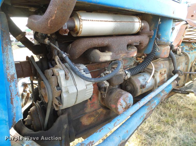 image for item AZ9374 1962 Ford 2000 tractor