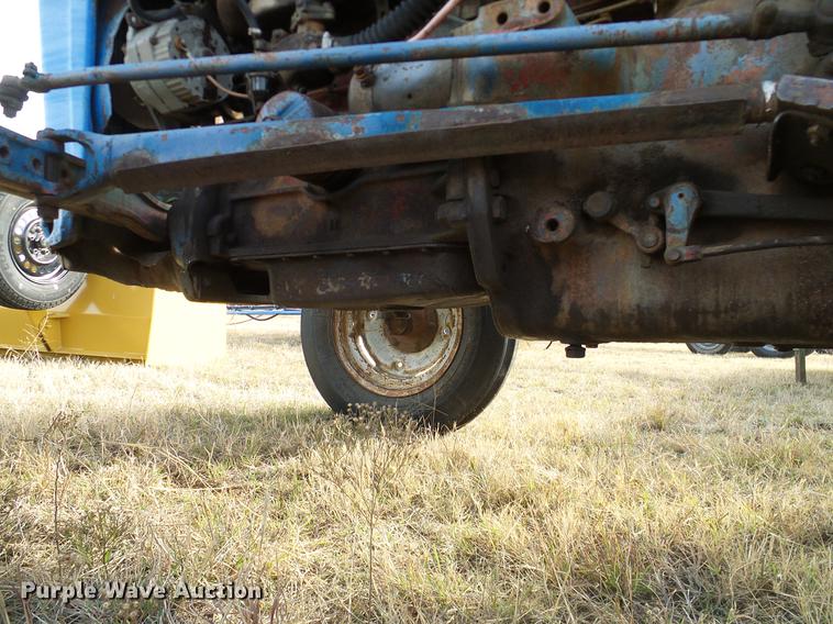 image for item AZ9374 1962 Ford 2000 tractor