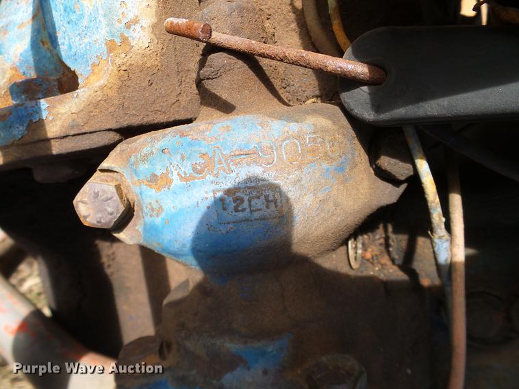 image for item AZ9374 1962 Ford 2000 tractor