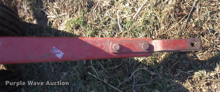 image for item BI9570 New Holland 258 hay rake