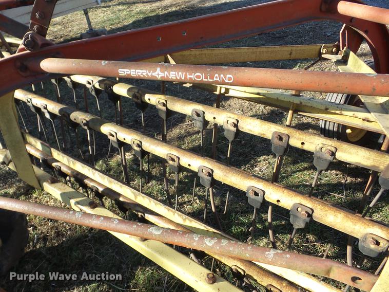image for item BI9570 New Holland 258 hay rake