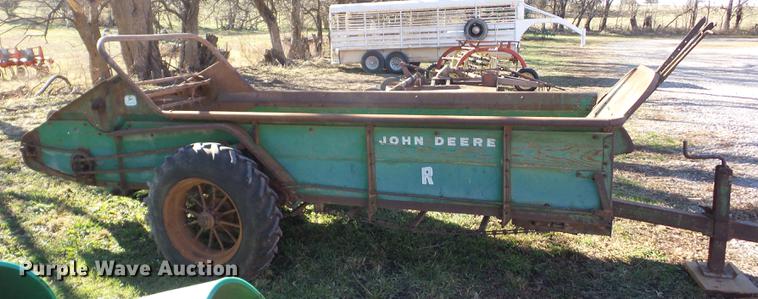 image for item BI9573 John Deere R Series 1 manure spreader