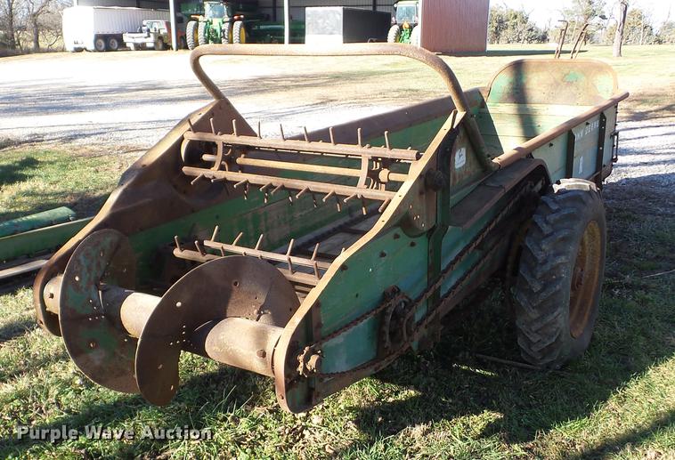 image for item BI9573 John Deere R Series 1 manure spreader