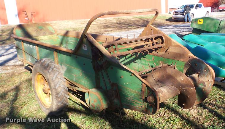 image for item BI9573 John Deere R Series 1 manure spreader