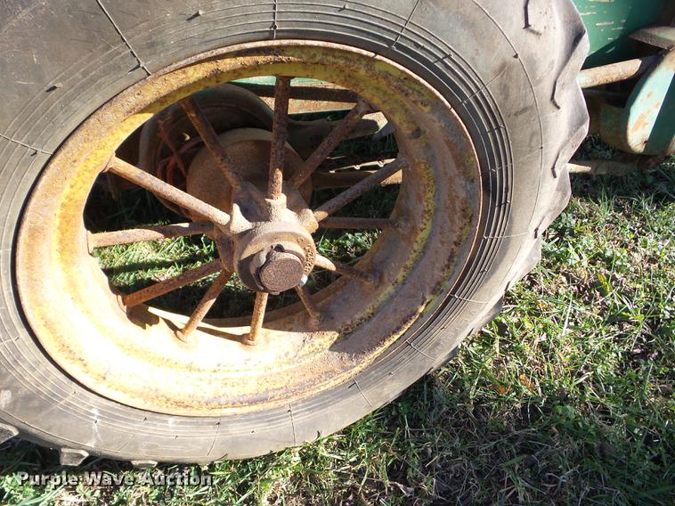 image for item BI9573 John Deere R Series 1 manure spreader