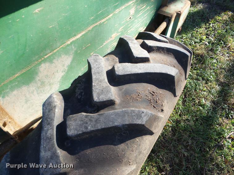 image for item BI9573 John Deere R Series 1 manure spreader