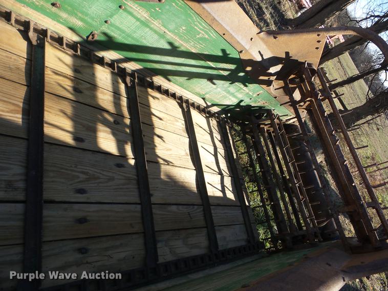 image for item BI9573 John Deere R Series 1 manure spreader