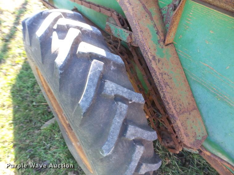 image for item BI9573 John Deere R Series 1 manure spreader