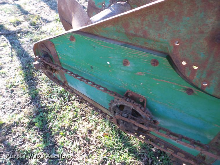 image for item BI9573 John Deere R Series 1 manure spreader