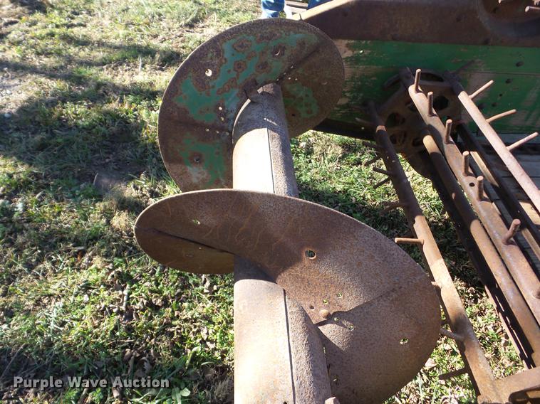 image for item BI9573 John Deere R Series 1 manure spreader