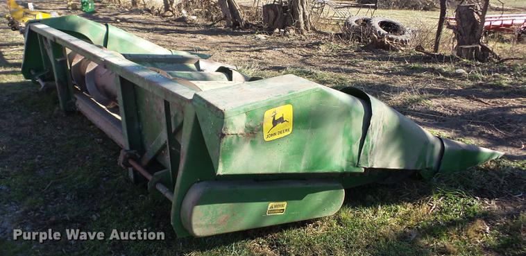 image for item BI9575 John Deere 653 row crop header
