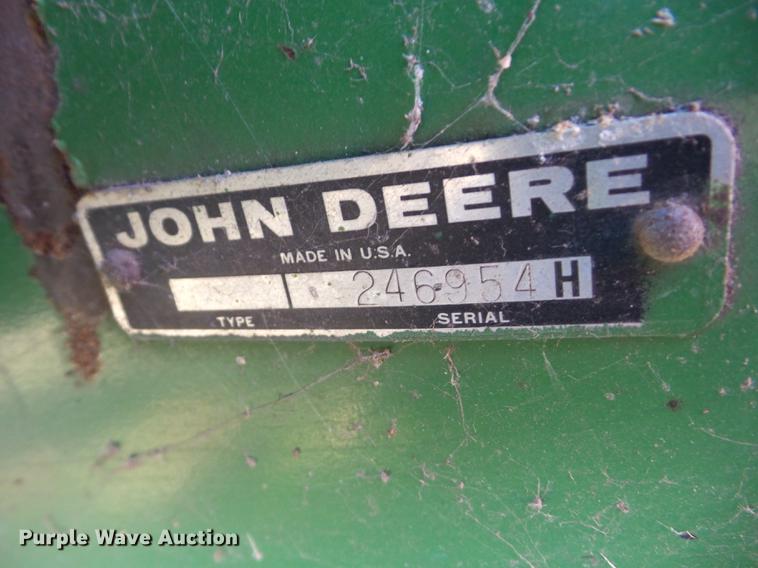 image for item BI9575 John Deere 653 row crop header