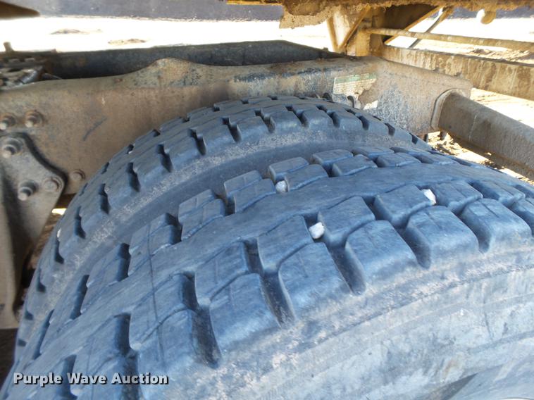 image for item BJ9926 2007 Freightliner Columbia semi truck