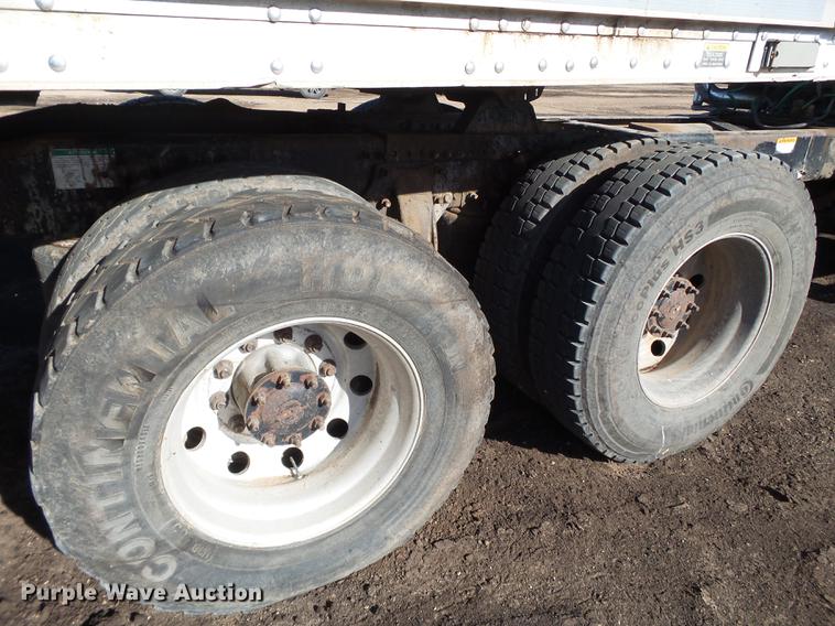 image for item BJ9926 2007 Freightliner Columbia semi truck