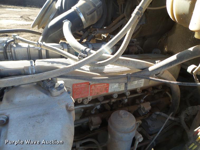 image for item BJ9926 2007 Freightliner Columbia semi truck