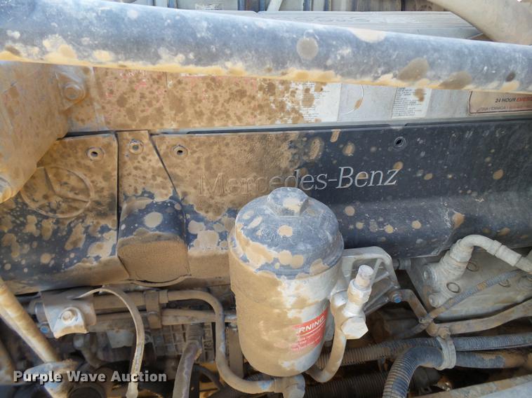 image for item BJ9928 2007 Freightliner Columbia semi truck