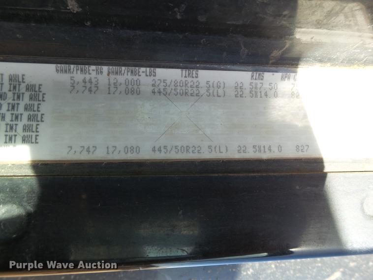 image for item BJ9928 2007 Freightliner Columbia semi truck