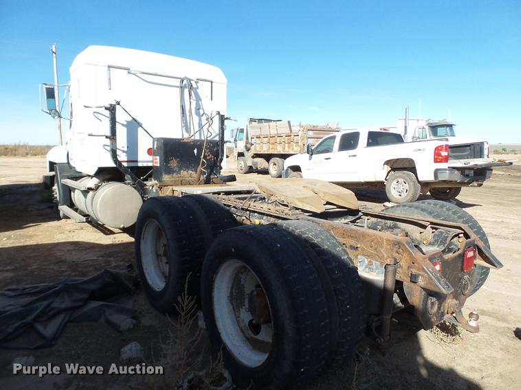 image for item BJ9929 1998 Mack CH613 semi truck