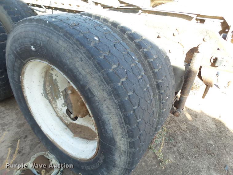 image for item BJ9929 1998 Mack CH613 semi truck