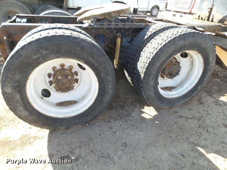 image for item BJ9929 1998 Mack CH613 semi truck