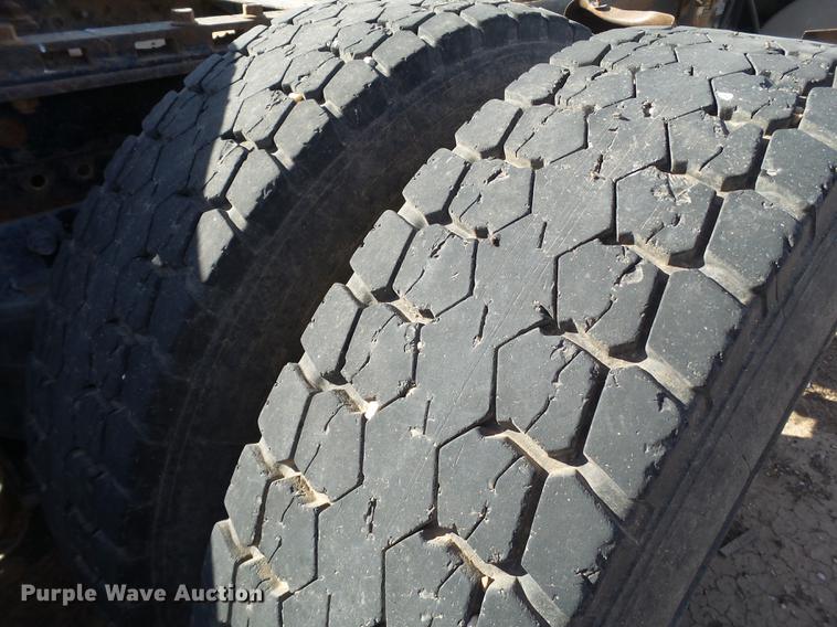 image for item BJ9929 1998 Mack CH613 semi truck