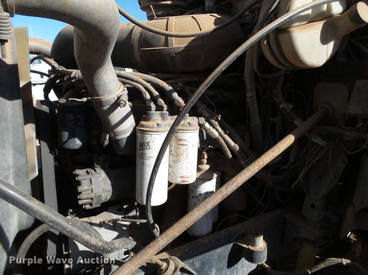 image for item BJ9929 1998 Mack CH613 semi truck