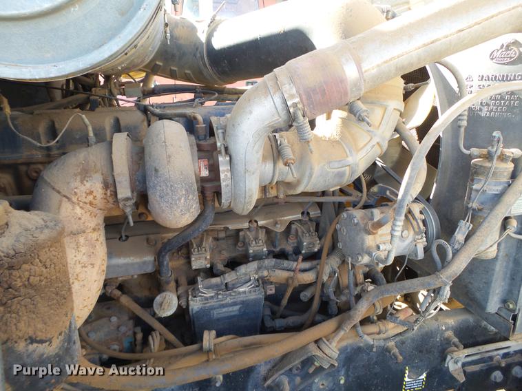 image for item BJ9929 1998 Mack CH613 semi truck