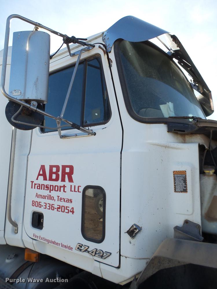 image for item BJ9929 1998 Mack CH613 semi truck