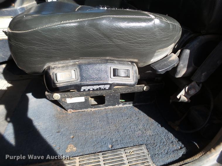 image for item BJ9929 1998 Mack CH613 semi truck