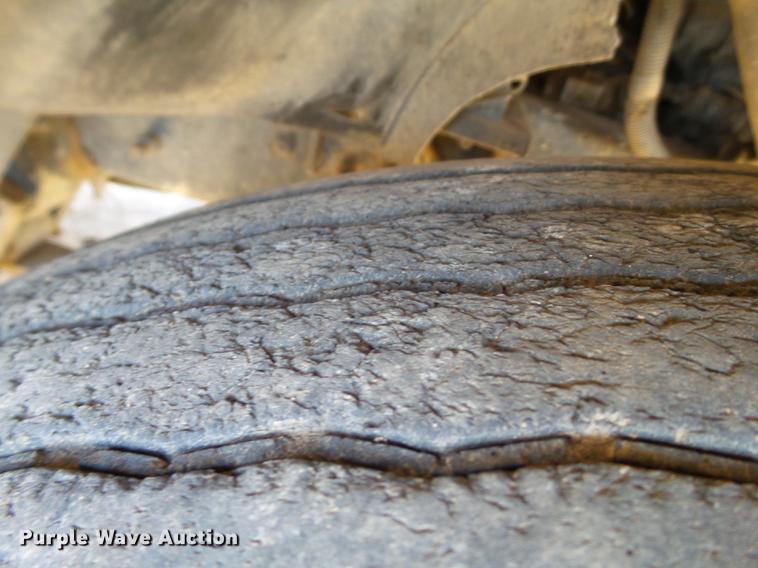 image for item BJ9930 1998 Mack CH613 manure spreader truck