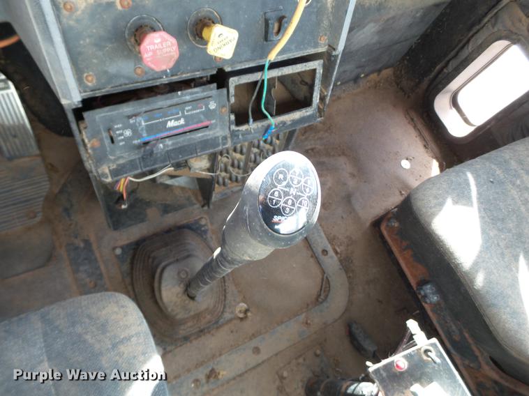 image for item BJ9930 1998 Mack CH613 manure spreader truck