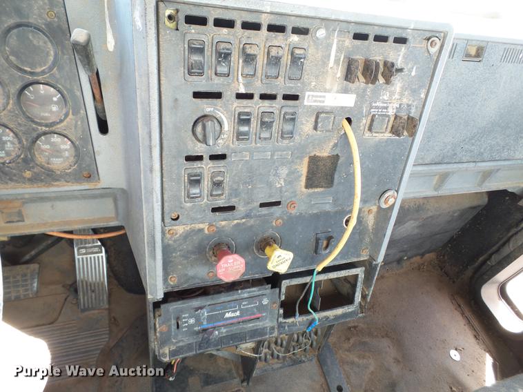 image for item BJ9930 1998 Mack CH613 manure spreader truck