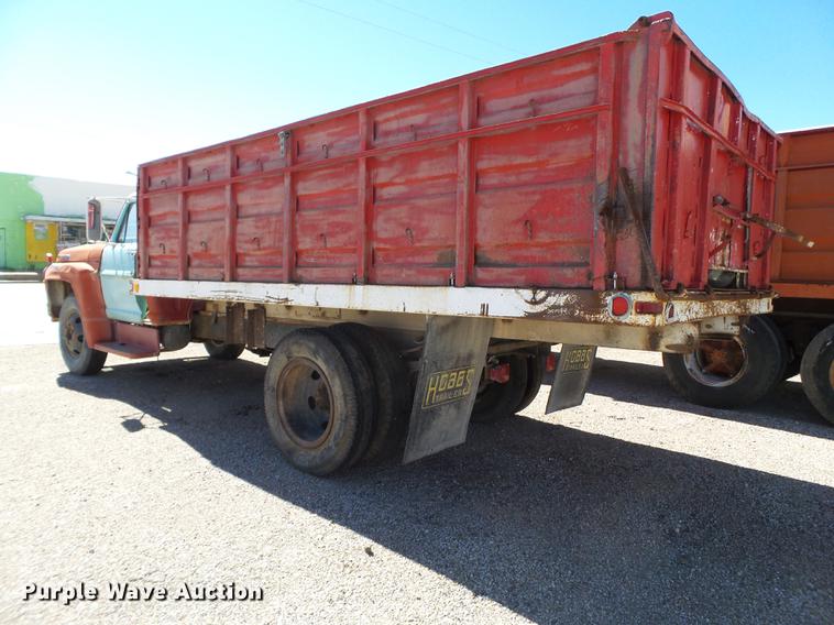 image for item BJ9954 1968 Ford 600 grain truck