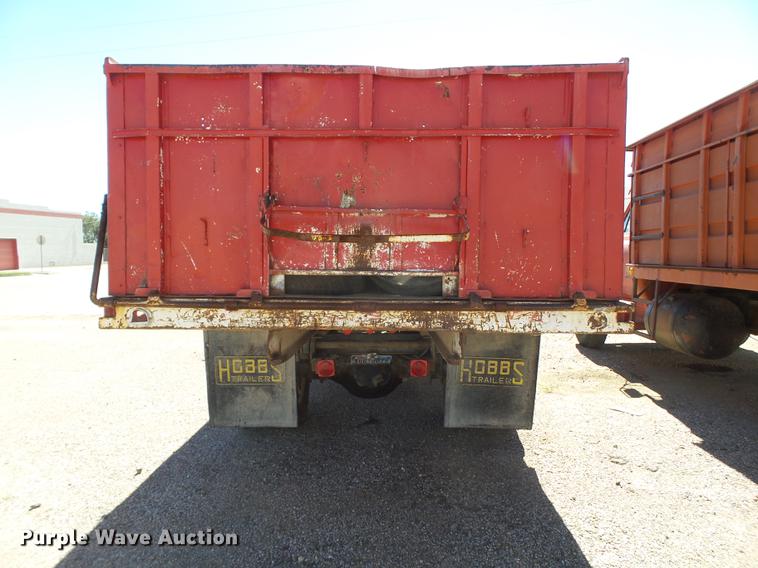 image for item BJ9954 1968 Ford 600 grain truck