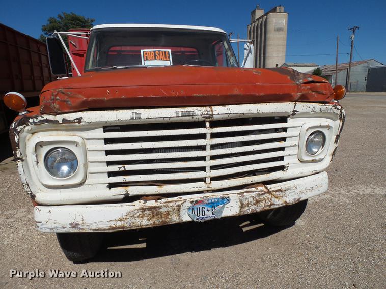 image for item BJ9954 1968 Ford 600 grain truck