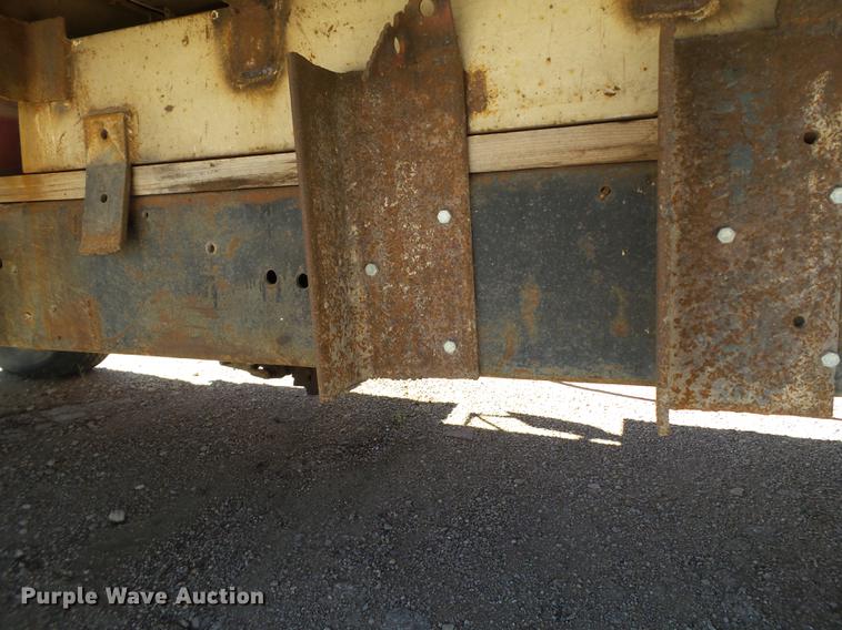 image for item BJ9954 1968 Ford 600 grain truck