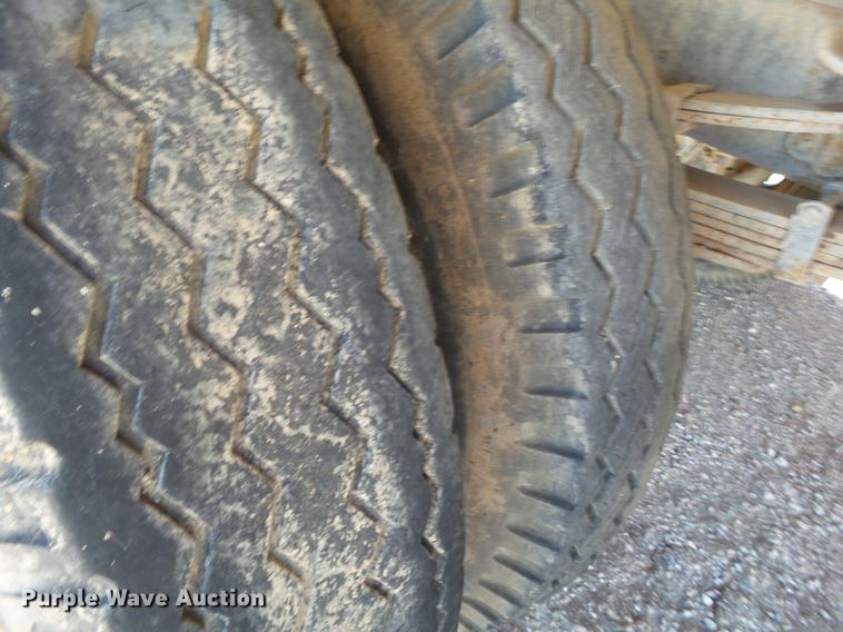 image for item BJ9954 1968 Ford 600 grain truck