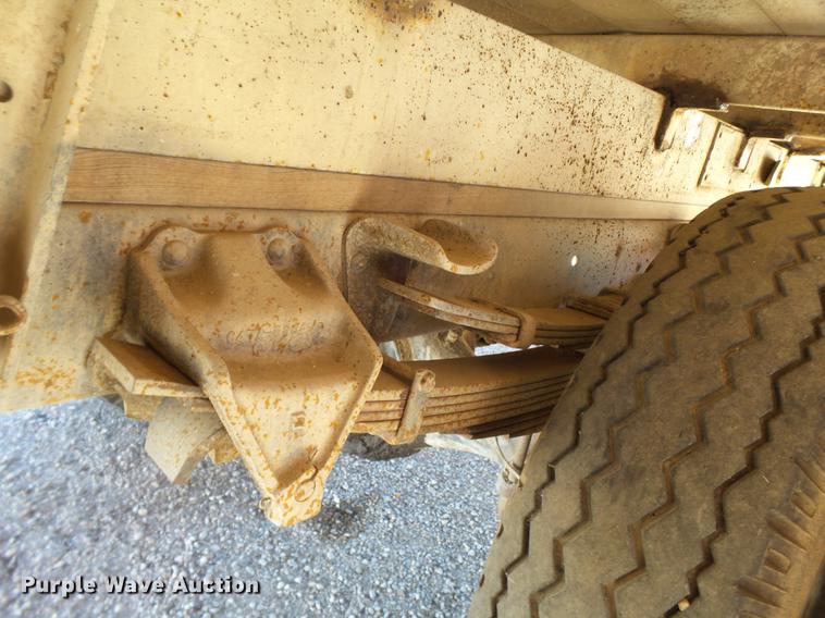 image for item BJ9954 1968 Ford 600 grain truck
