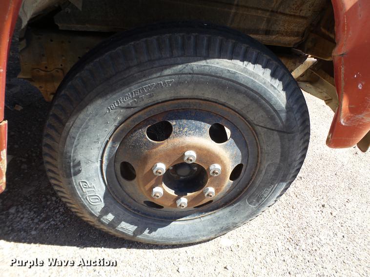 image for item BJ9954 1968 Ford 600 grain truck