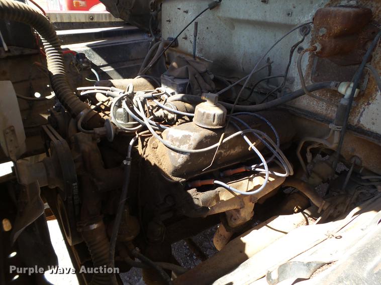 image for item BJ9954 1968 Ford 600 grain truck