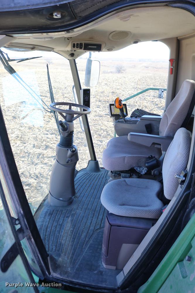image for item BK9258 2013 John Deere S670 STS combine