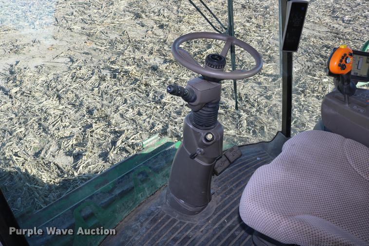 image for item BK9258 2013 John Deere S670 STS combine