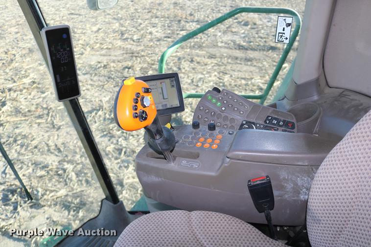 image for item BK9258 2013 John Deere S670 STS combine