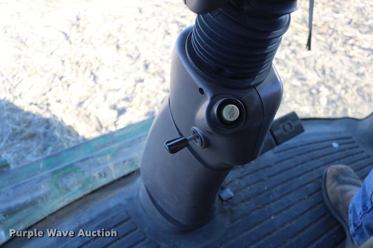 image for item BK9258 2013 John Deere S670 STS combine