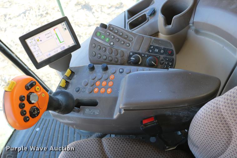 image for item BK9258 2013 John Deere S670 STS combine