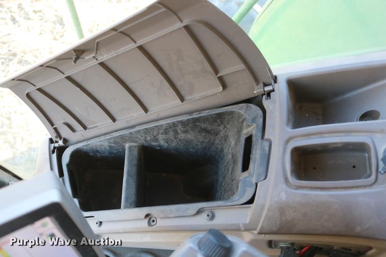 image for item BK9258 2013 John Deere S670 STS combine