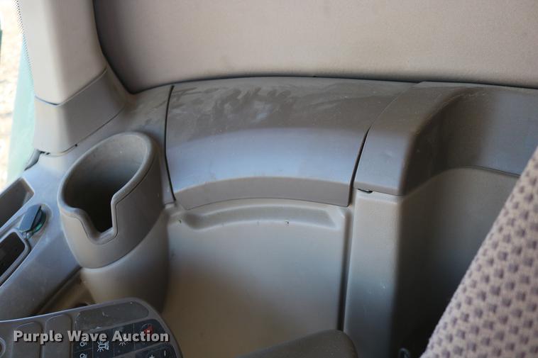 image for item BK9258 2013 John Deere S670 STS combine