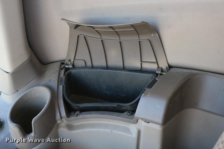 image for item BK9258 2013 John Deere S670 STS combine