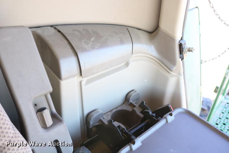 image for item BK9258 2013 John Deere S670 STS combine