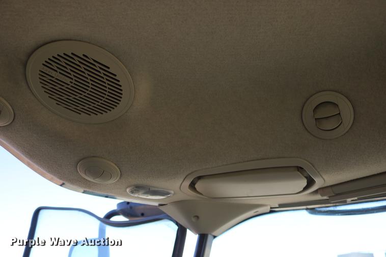 image for item BK9258 2013 John Deere S670 STS combine